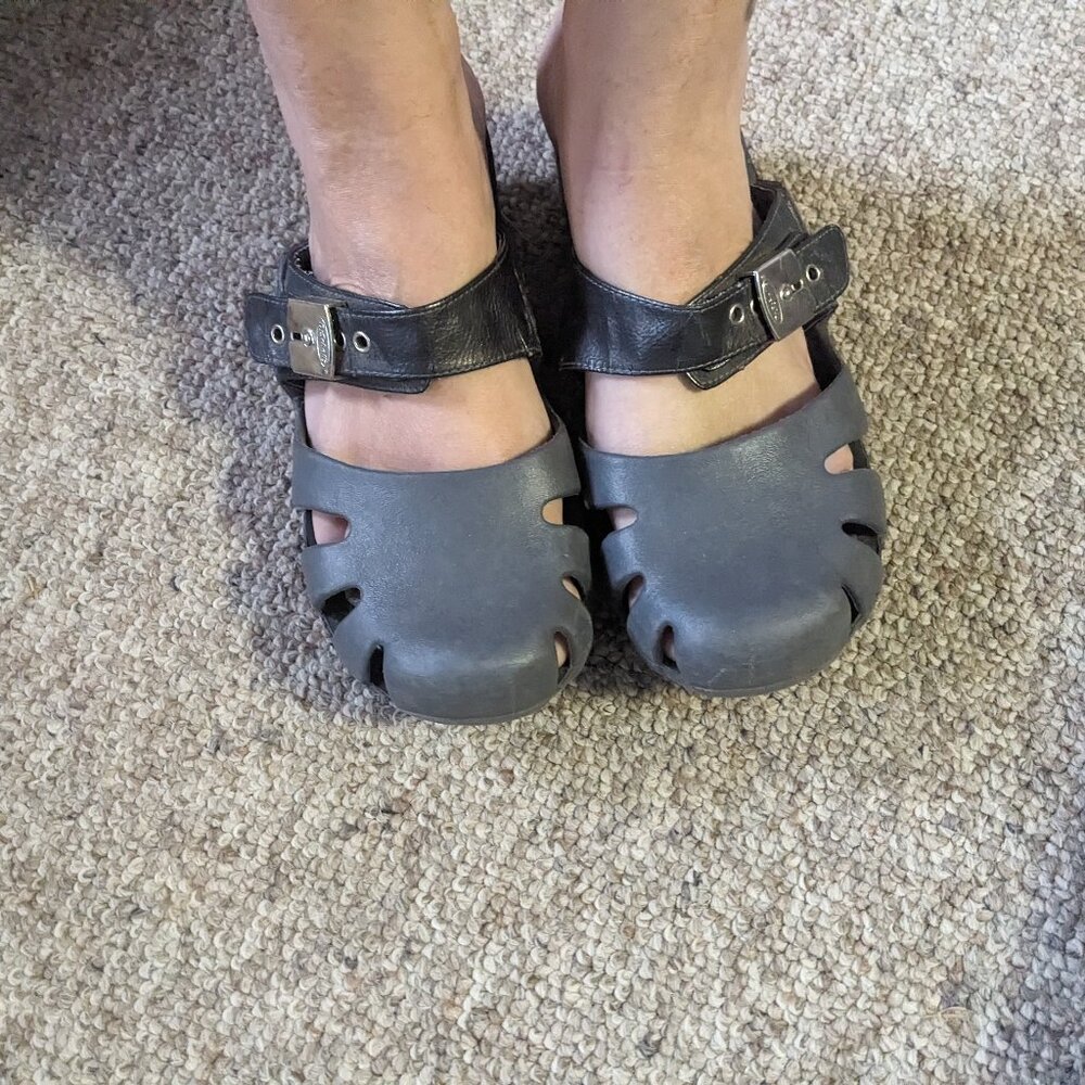 Women's clog